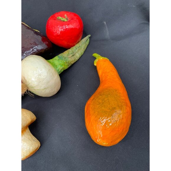 Vintage Handcrafted Paper Mache Fruit & Vegetable Set Of 8 Decorative Pieces Sta - Picture 4 of 10